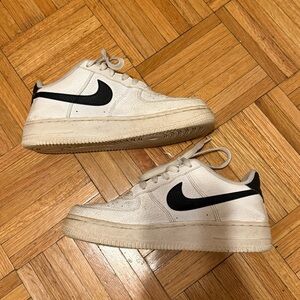 Nike White and Black Women's Sneakers